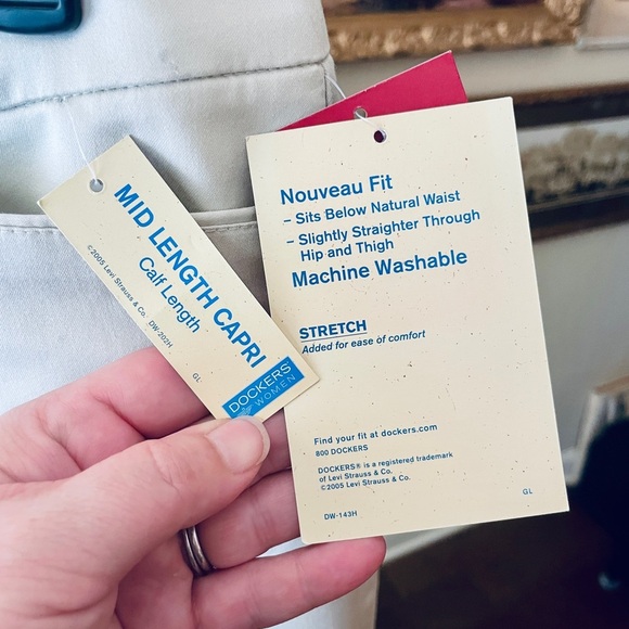 NWT Dockers women’s Metro Capri pants Nouveau Fit stretch pockets 12 light khaki - Picture 4 of 11